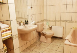 Jelenia Góra, dolnośląskie, Polska, 6 Bedrooms Bedrooms, ,2 BathroomsBathrooms,Domy,Na sprzedaż,4664